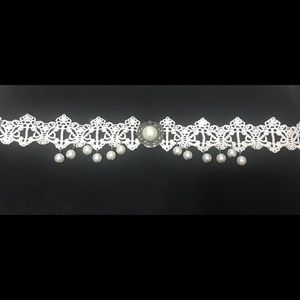 Vintage pearl style statement choker